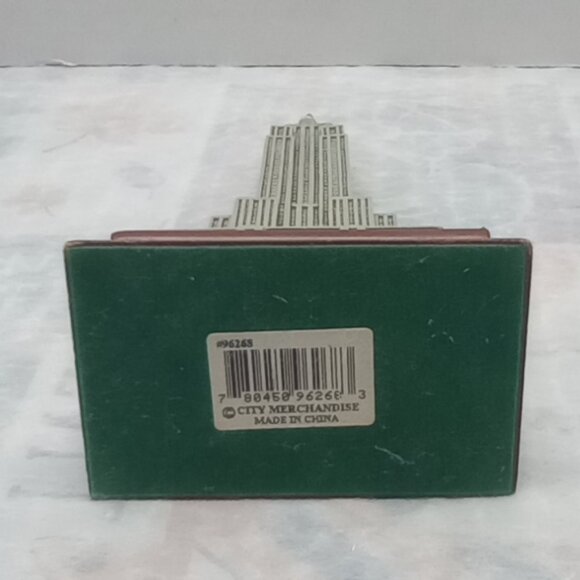 Empire State Building Miniature Model – Iconic NYC Decor - Picture 5 of 8